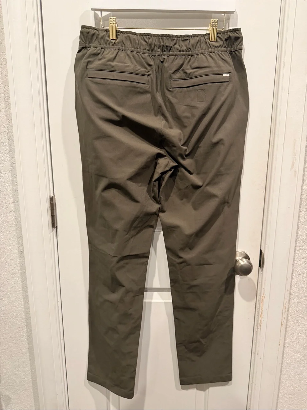 Lululemon Men’s Olive Green Pull-On Pants Size Medium